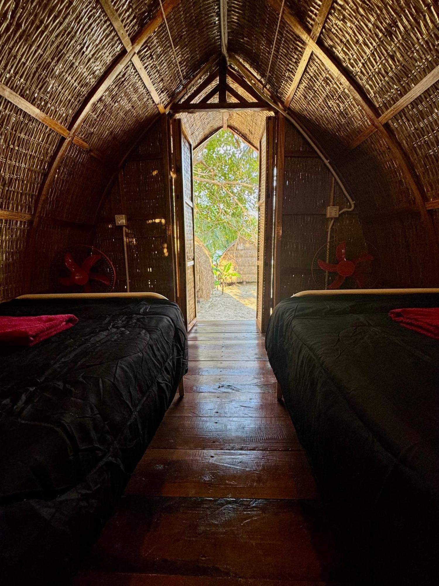 Rafikis Retreat Hostel Derm Tkov Village ภายนอก รูปภาพ